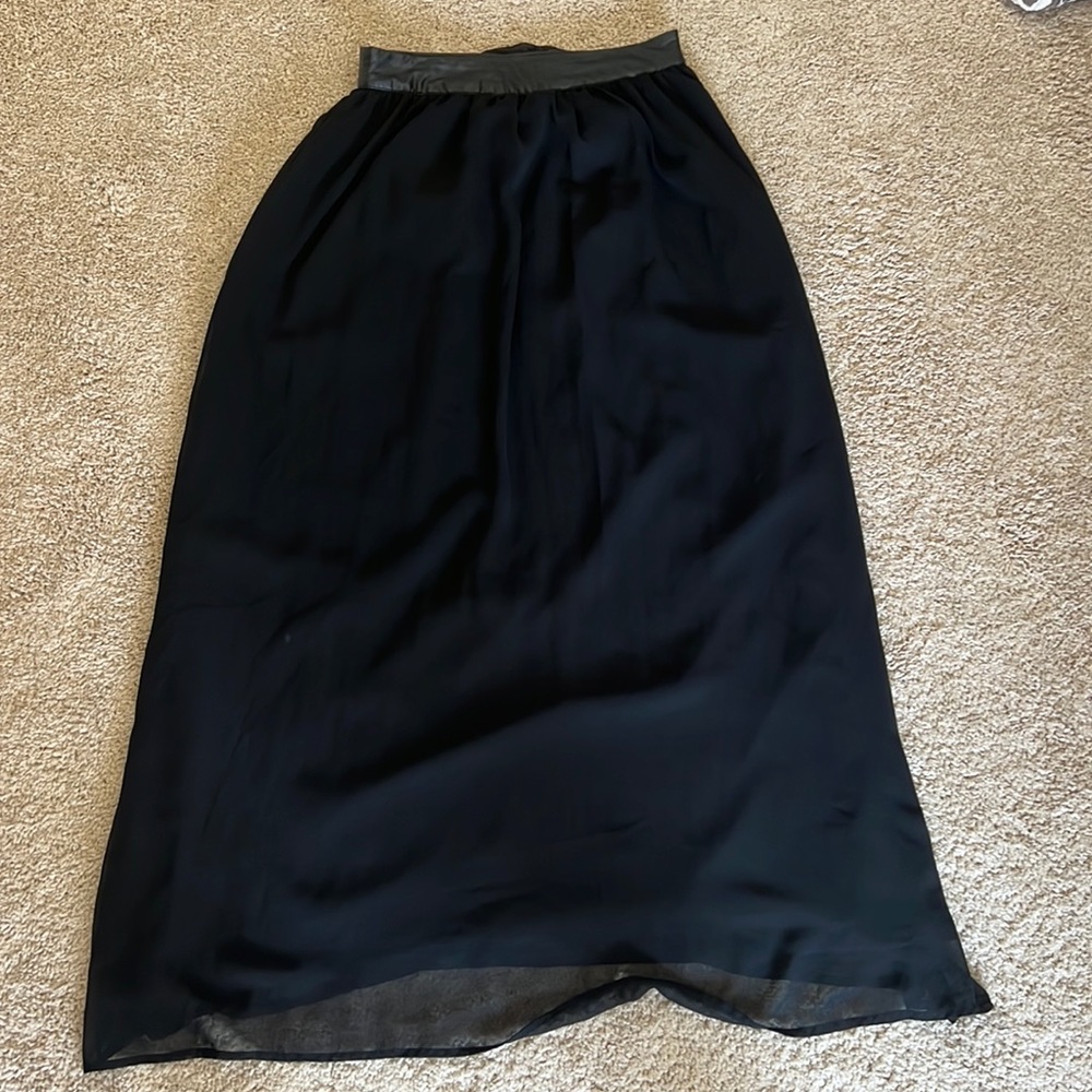 Maxi chiffon black skirt with leather waist trim
